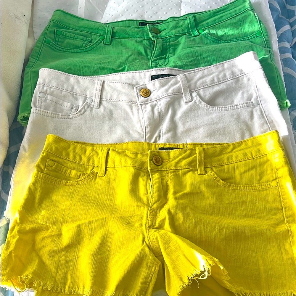 3 nice - Jessica Simpson summer shorts retro colors 💯 cotton 🦋